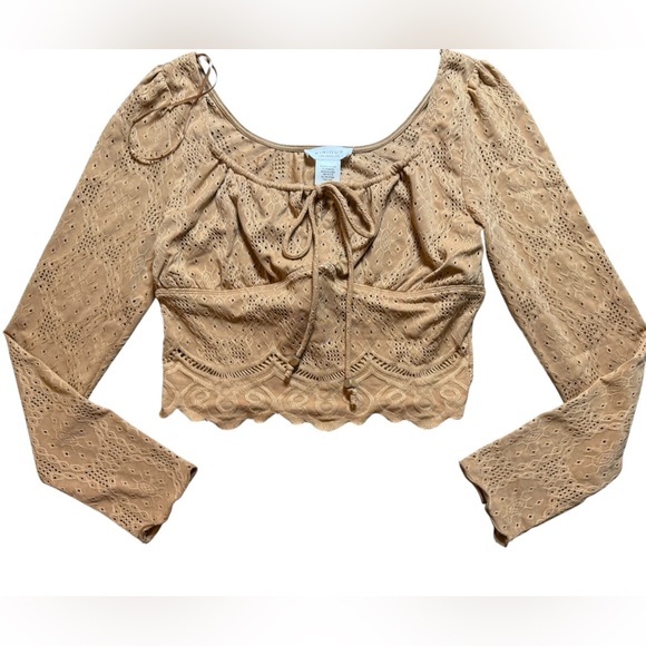 Kirious Los Angeles Eyelet Lace Crop Top – Size Small – NWT - Picture 2 of 5